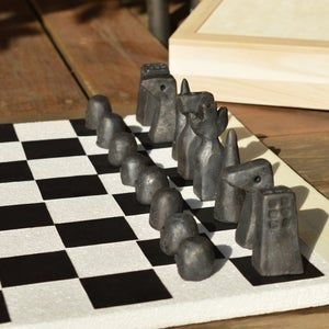 Diy Chess Set, Wood Carving Set, Modern Chess Set, Handmade Chess Set, Board Games Diy, Board Game Pieces, Raku Ceramics, Clay Diy Projects, Pottery Classes