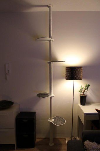 Cat tower from IkeaHackers.net, great idea and http://www.stadsduif.com/billy-the-kit/cat-hack-krab-en-klimpaal/ Stolmen Ikea, Ikea Cat, Narrow Coffee Table, Katt Diy, Chat Diy, Hack Ikea, Cats Diy Projects, Cat Hacks, Ikea Hackers