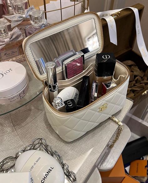 Clear cosmetic bag