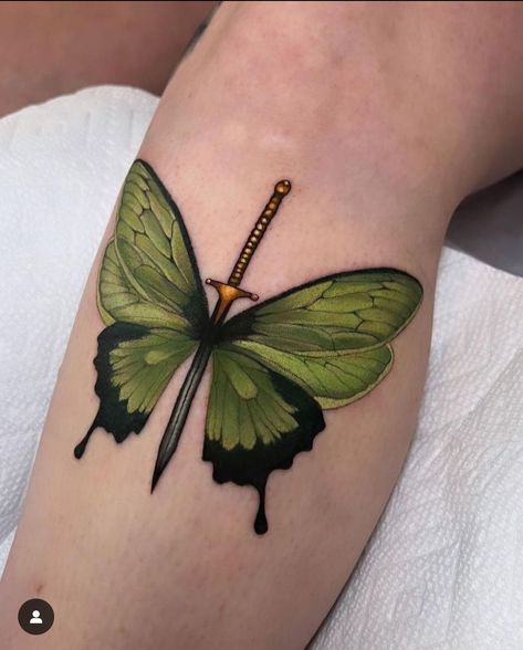 Tattoos Elbow, Borboleta Tattoo, Green Tattoos, Watercolor Dragonfly, Dragonfly Tattoo, Baby Tattoos, Nature Tattoos, Skin Art, Chest Tattoo