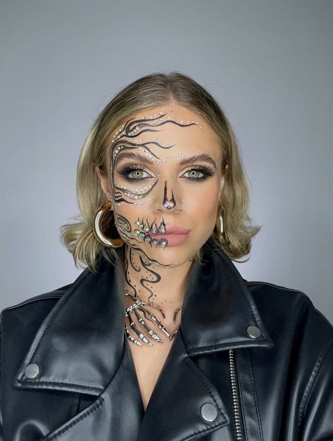 halloween make up, skull make up, glam skull make up, glam halloween make up, halloween, skull Skull Makeup With Rhinestones, Skull Glam Makeup, Rhinestone Makeup Halloween, Rhinestone Skull Makeup, Glam Skull Makeup, Make Up Step, Siren Halloween, Pumpkin Makeup, Nail Art Gems