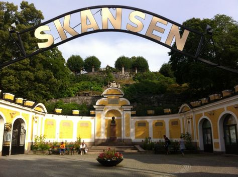 #Skansen in #Stockholm is the world's first open-air museum, made up of farms and cottages with their contents to show the Swedish lifestyle and culture. Things To Do In Sweden, Kingdom Of Sweden, Scandinavia Travel, Scandinavian Countries, Royal Palace, Stockholm Sweden, Archipelago, Open Air, Scandinavia