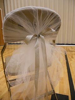 DIY tulle chair covers, could hopefully cover all chairs for under fifty bucks! Bridal Shower Chair, Diy Chair Covers, Diy Tulle, Folding Chair Covers, Metal Folding Chairs, Tafel Decor, Wedding Chair Decorations, Chair Covers Wedding, Diy Event