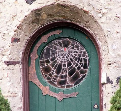 The Spider Caught a Fly Witches Hut, Casa Hobbit, Wood Exterior Door, Stained Glass Door, Cool Doors, Green Door, Unique Doors, Beautiful Doors, Document Sharing