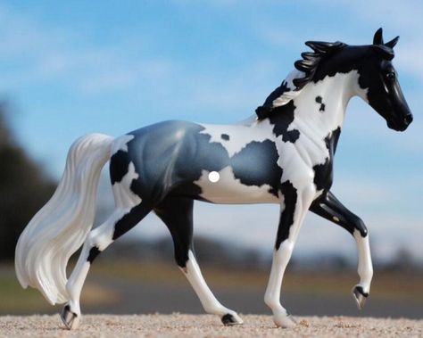 19 Rarest and Most Valuable Vintage Breyer Horses Miniature Horses, Bird Gif, Custom Horse, Miniature Horse, Model Horses, Breyer Horses, Cocoa Beach, Clydesdale, Appaloosa