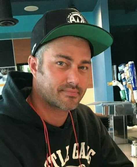 Taylor Kenny New Picture, Taylor Kinney Latest Pictures, Taylor Kenny, Keanu Reeves Sister, Justin Blake, Kelly Severide, Taylor Kinney Chicago Fire, Taylor Jackson, Airport Pictures