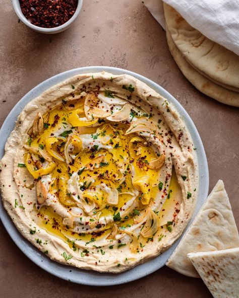 How to Make Amazing Hummus at Home - Rainbow Plant Life Vegan Superbowl Food, Vegan Super Bowl, Rainbow Plant Life, Hummus Recipe Homemade, Hummus And Pita, Make Hummus, Homemade Hummus, Kid Food, Hummus Recipe