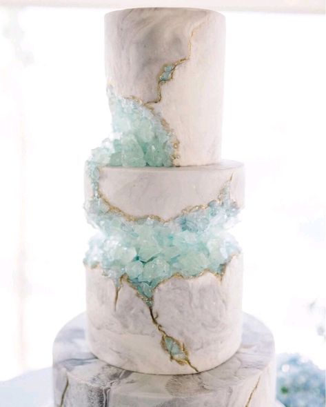 Geo Wedding Cake . . www.eventsojudith.com/  #sweets #cake #geocake #wedding #2019bride #bridetobe #brides #happybride #weddinggram #weddingblog #blog #weddingseason #blogging #weddingdecor #weddingstyle #weddingcake . Geode Wedding, Big Wedding Cakes, Geode Cake, Creative Wedding Cakes, Fondant Wedding Cakes, Crystal Cake, Wedding Cake Flavors, Wedding Cakes Blue, Gateaux Cake