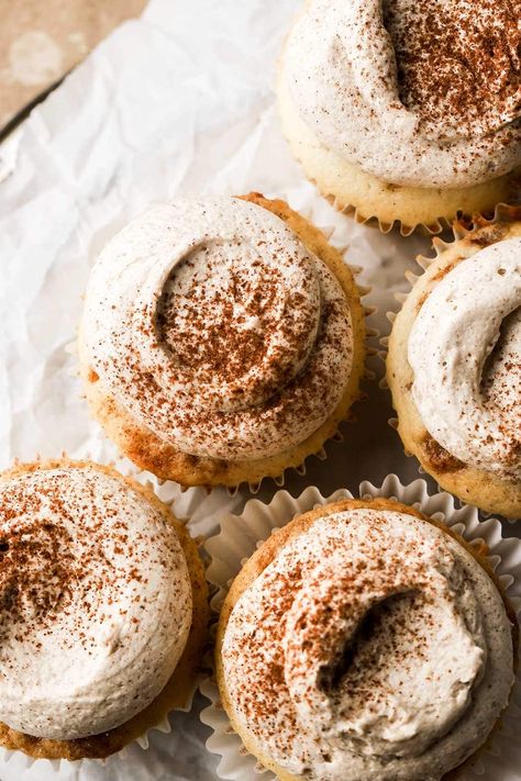 Vanilla Cinnamon Cupcakes, Banana Cupcakes With Cinnamon Buttercream, Cinnamon Sugar Cupcakes, Cinnamon Bun Cupcakes, Muffin Recipes Fall, Cupcake Food Photography, Cinnamon Roll Cupcake, Cupcake Flavor Ideas, Cinnamon Cupcakes Recipe