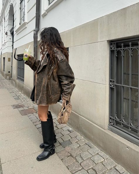 naomi anwer | sun is oooout <3 | Instagram Naomi Anwer Style, Naomi Aesthetic, Naomi Anwer, Deep Autumn, Edgy Fashion, Everyday Look, Fall Outfits, Sun, Dresses