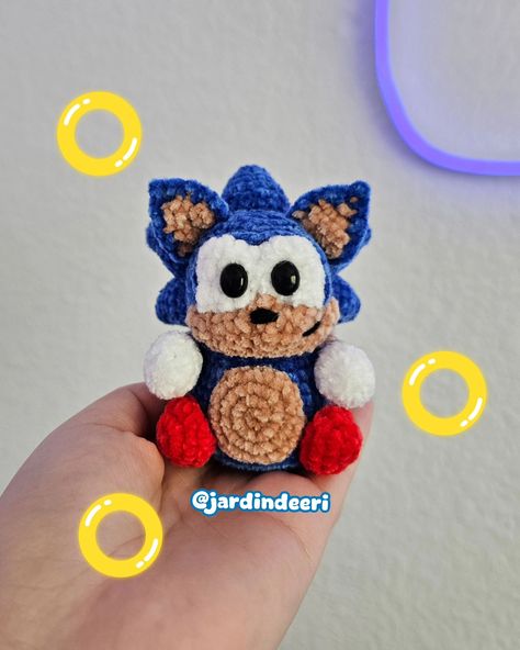 ✯¸.•´*¨`*•✿ Pattern Test No. 11 ✿•*`¨*`•.¸✯ Chibi Sonic 💙 This pattern was very fun & cute to make. The pattern includes a mod to make Shadow too! Thank you @bardictrinkets for letting me test! The pattern is available now, so head over to @bardictrinkets page to make both Sonic & Shadow! #crochetcommunity #crochetinspo #patterntest #patterntester #amigurumipattern #kawaiicrochet #crochet #crochetplushie #amigurumi #amigurumidoll #crochetamigurumi #sonic #sonicthehedgehog #shadow #videoga... Crochet Sonic The Hedgehog Pattern Free, Sonic Crochet Pattern Free, Crochet Sonic The Hedgehog, Sonic Crochet Pattern, Chibi Sonic, Sonic Crochet, Sonic Shadow, Kawaii Crochet, Crochet Things