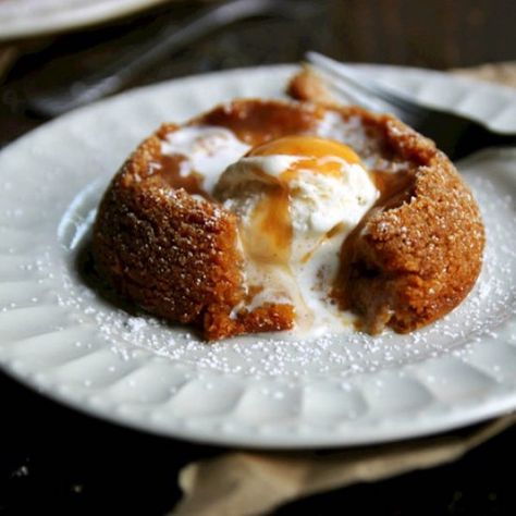 Pumpkin Molten Lava Cake Molten Lava Cake, Molten Cake, Lava Cake Recipes, Warm Desserts, Pumpkin Cake Recipes, Molten Lava Cakes, Easy Chocolate Chip Cookies, Molten Lava, Edible Crafts