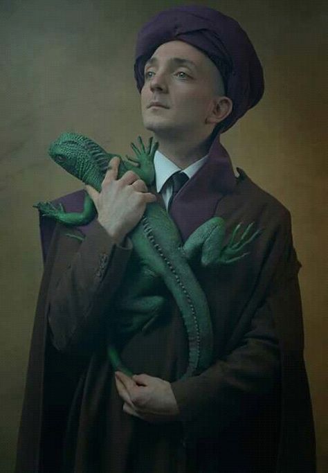 Cosplay-proffessor quirinus quirrel from harry potter and the philosopher's stone Philosopher's Stone, Aesthetic Sense, Philosophers Stone, Aesthetic Art, Hogwarts, Harry Potter, Stone, Photography, Fictional Characters