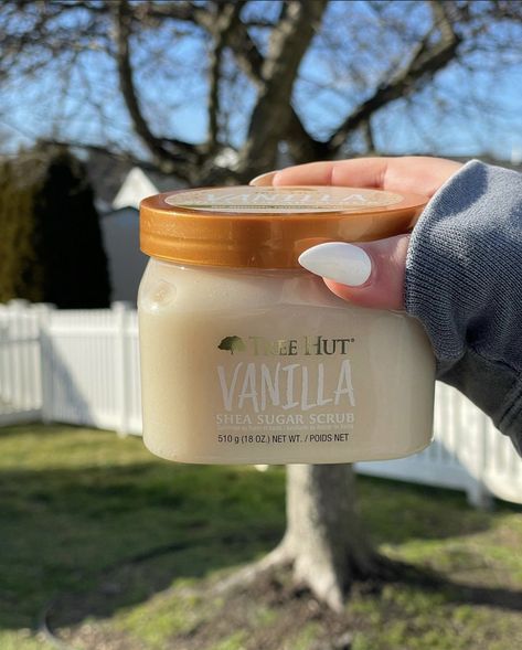 Tree Hut Vanilla, Vanilla Sugar Scrub, Tree Hut, Dark Skin Makeup, Vanilla Sugar, 13th Birthday, Homemade Skin Care, Smell Good, Body Scrub