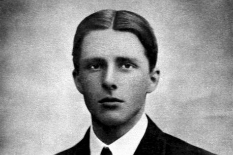 The legacy of Rugby World War One poet Rupert Brooke - Coventry Telegraph Rupert Brooke, King's College Cambridge, Rugby School, Greek Plays, Edwardian England, Robert Graves, Ww1 Soldiers, King's College, Gay Books