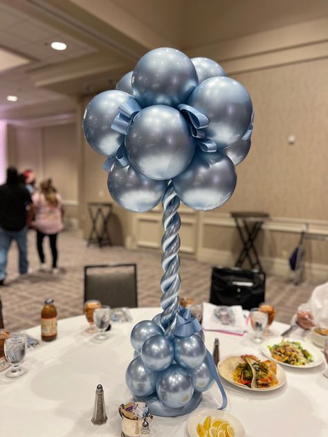 Topiary Centerpiece – Boom Balloons Balloon Number Centerpieces, Creative Balloon Decorations, Balloon Topiary Centerpieces, Elegant Balloon Centerpieces, Office Anniversary Decoration Ideas, Winter Wonderland Table Centerpieces, Table Top Balloon Centerpieces, Winter Wonderland Baby Shower Centerpieces, Christmas Party Table Centerpieces