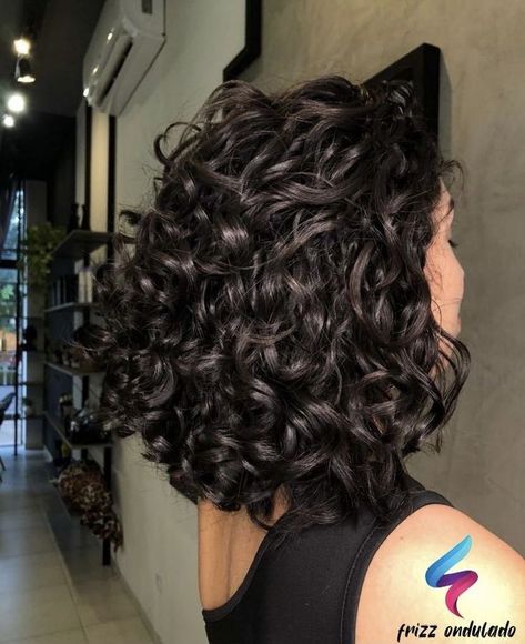 Short Hair For Wavy Hair Naturally Curly, Short Curly Hair On Plus Size Women, Triangle Layers Haircut, Curly Haircut 2024, Short Haircut Ideas For Curly Hair, 3a Short Curly Hair, Easy Fast Dinner Ideas, Short Haircuts For Curly Hair Natural, Short 3a Hair