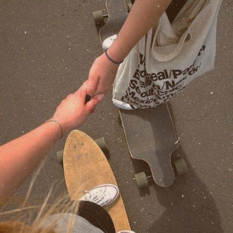 Skater Couple Aesthetic, Skater Couple, Skater Girl Aesthetic, Skateboarding Aesthetic, Skater Boi, Skate Girl, Skater Aesthetic, Skater Boy, Skater Girls