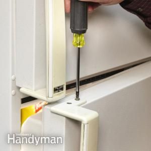 Yellow handles can make your appliance look old beyond it's time.   How to Paint Plastic Appliance Handles How To Paint Plastic, Refrigerator Makeover, Painting Appliances, Paint Refrigerator, Fridge Makeover, Spray Paint Plastic, White Refrigerator, Refrigerator Door Handle, Paint Plastic