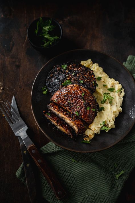 Pepper Crusted Portobello Steaks — Murielle Banackissa Homemade Steak Seasoning, Portobello Steaks, Steak And Mashed Potatoes, Grill Salmon, Recipes Grill, Whole Fish Recipes, Grilled Dinner Recipes, Grilled Fish Recipes, Grilled Salmon Recipes