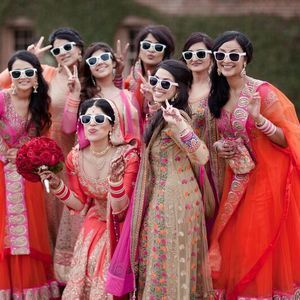 Bridesmaid Poses, Bridesmaid Photoshoot, Indian Wedding Photography Couples, Indian Wedding Couple Photography, Bridal Photography Poses, Bride Photography Poses, Bride Photoshoot, Wedding Photoshoot Poses, Wedding Pose