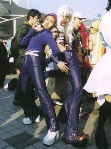 Jojo Cosplay, Samantha Jones, Early 2000s Fashion, Jojo Memes, Jojo Bizzare Adventure, Best Cosplay, Harajuku Fashion, 2000s Fashion, Jojo Bizarre