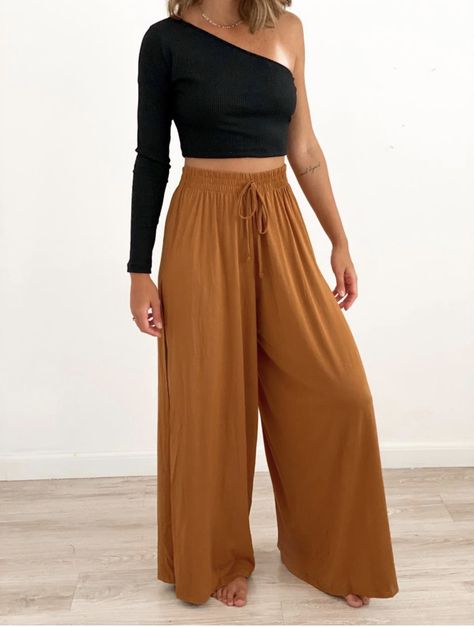 Palazzo Pants Outfit Ideas, Palazzo Outfit Casual, Pantalon Palazzo Outfits, Palazzo Outfit, Palazzo Pants Outfit, Ukay Ukay, French Street Fashion, African Maxi Dresses, Cruise Outfits