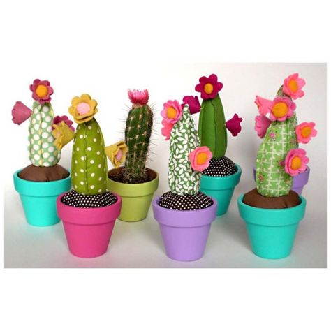 Cactus En Crochet, Diy Pin Cushion, Painted Rock Cactus, Cactus Craft, Cactus Diy, Crochet Cactus, Fabric Projects, Felting Projects, Felt Flowers