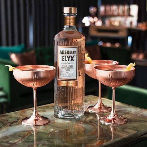 Holiday Ready! #AbsolutElyx #LiquorOutlet #BestLiquorStoreLasVegas #NumberOneLiquorStoreLasVegas #LVLiquorOutlet Absolut Elyx, Copper Still, Copper Cups, Bottle Decor, Absolut Vodka, Homemade Vanilla, Beverage Packaging, Fresh Bread, Cocktail Glass