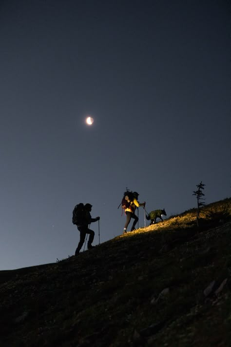 Night Hiking Aesthetic, Night Camping Aesthetic, Mountain Hiking Photography, Kananaskis Canada, Camping Elopement, Mt Pulag, Hike Aesthetic, Hike Photography, Night Hike