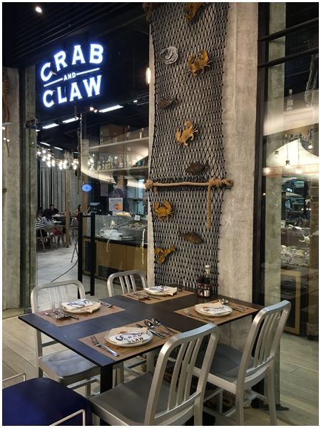 Seafood Decor, Seafood Shop, Modern Restaurant Design, Fish And Chip Shop, Fish House, Restaurant Concept, Modern Restaurant, Restaurant Branding, Restaurant Interior Design