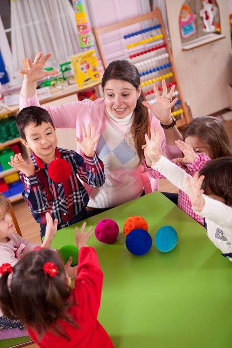 Preschool is a child’s first exposure to a place other than home. Choosing a suitable and best preschool is essential to help your child learn and grow in the right environment. Parents need to consider the needs of their children and be prepared to do enough research before enrolling their child in school. Child Education, Vision Board For Preschoolers, Preschool Preparation, Ideal Learning Environment, Professional Development For Teachers Early Childhood, Importance Of Play Early Childhood, Middle Childhood, The Importance Of Play In Early Childhood, Activity Based Learning