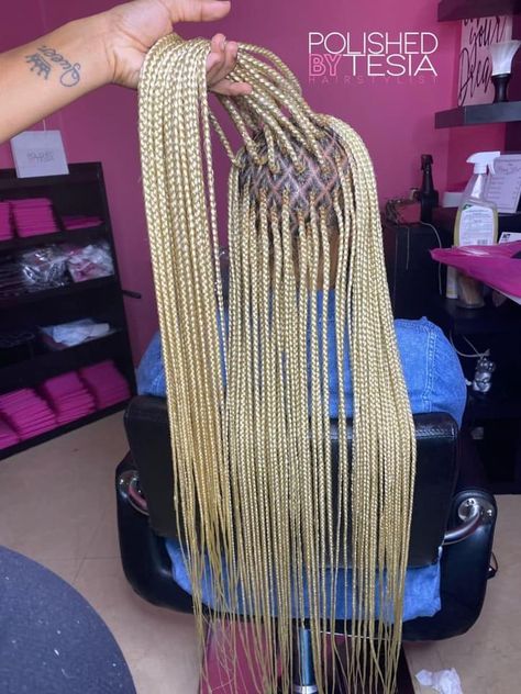 Blonde Medium Knotless Box Braids, 613 Blonde Box Braids, Bleach Blonde Box Braids, Color 613 Braids, 613 Blonde Braids Black Women, Blonde Box Braids Black Roots, 27 And 613 Box Braids, 613 Blonde Braids, Knotless Box Braids Medium Blonde