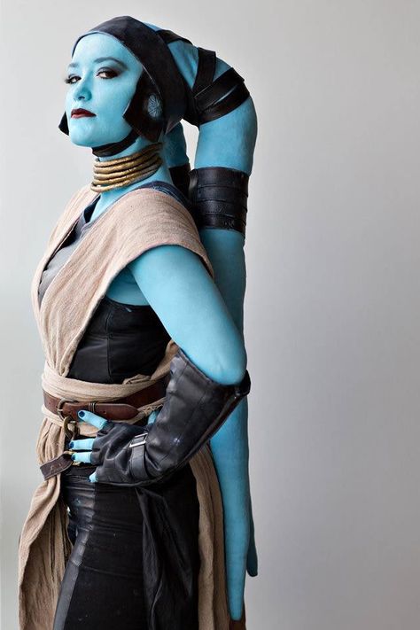 Twi'lek Jedi cosplay, Scarlett Costuming and Art Twi’lek Female, Twi'lek Jedi, Star Wars Girl, Jedi Cosplay, Batman Christian Bale, Jedi Costume, Twi Lek, Dark Vador, Dancers Outfit