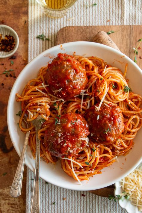 Sbarro Mama’s Meatball Recipe with Spaghetti & Sauce Spaghetti And Meatballs With Ricotta, Meatballs Spaghetti Recipes, Meatballs Pasta Recipes, Meatball And Spaghetti Recipe, Meatball Recipes For Spaghetti, Recipe With Spaghetti Sauce, Meatballs With Ricotta, Pasta And Meatballs, Aesthetic Food Photography