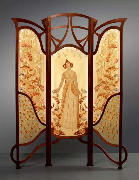 Flower Queen, Three Fold Room Divider by Carel Wirtz (Dutch), 1902, teak and embroidered silk, genre: Art Nouveau #CarelWirtz Art Nouveau Arquitectura, Architecture Art Nouveau, Nouveau Furniture, Fabric Room Dividers, Illustration Art Nouveau, Art Nouveau Interior, Design Art Nouveau, Sliding Room Dividers, Art Nouveau Furniture