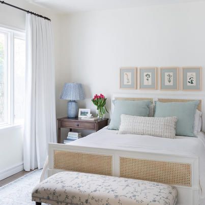 Grand Millennial Decor Bedroom, Coastal Grandmother Bedroom, Grand Millennial Bedroom, Grandmillenial Style Interiors, Blue And White Decor, Grandmillenial Style, Mixing Patterns, Casual Coastal, Grand Millennial