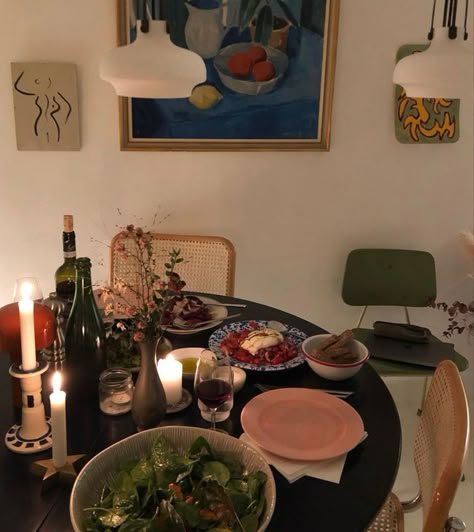 Dinner Pictures, Casa Vintage, Nyc Apartment, Dream Apartment, First Apartment, Brand Image, Humble Abode, Apartment Inspiration, 인테리어 디자인