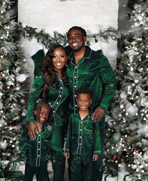 Christmas Pics Family Outfits, Black Family Christmas Pajamas, Family Holiday Photos Outside, Black Family Christmas Pictures Pajamas, Christmas Shoot Ideas Family Pictures, Silk Pajamas Christmas Pictures, Christmas Cousin Pictures, Family Christmas Jammies Photo Shoot, Easy Christmas Photoshoot Ideas Family