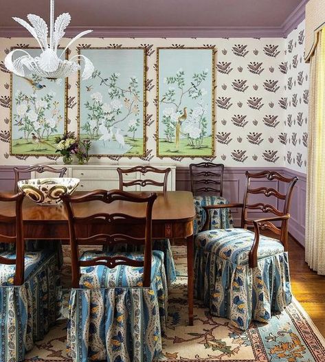 Well Made Home on Instagram: "Pretty pattern play for #wallpaperwednesday 💜 Design by @maggiebdillon featuring @ferrickmasoninc ‘Emily’ Lavender Brown Grasscloth wallpaper  📷 @annarouth" Brown Grasscloth Wallpaper, Purple Dining, Pink Dining Room, Purple Dining Room, Pink Dining Rooms, Dining Room Wallpaper, Lavender Brown, Dining Design, Grasscloth Wallpaper