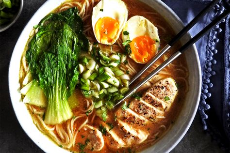 Easy Chicken Miso Ramen Miso Chicken Soup, Chicken Miso Soup, Ramen Recipes Chicken, Chicken Miso Ramen Recipe, Chicken Miso Ramen, Ramen With Chicken, Miso Ramen Soup, Miso Ramen Recipe, Ramen Miso