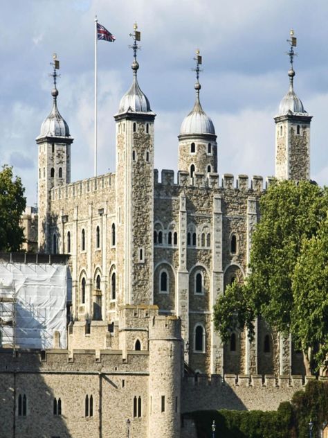 Tower of London. Tower Of London Photography, Rule Britannia, Camilla Duchess Of Cornwall, The Tower Of London, London Pictures, Royal Residence, Travel Icon, English History, Watch Tower