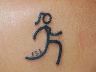 I'm so getting this once I finally do my half marathon! Runner Tattoo For Women, Half Marathon Tattoo, Step Tattoo, Field Quotes, Running Tattoos, Ironman Triathlon Tattoo, Marathon Tattoo, Runner Tattoo, Triathlon Tattoo