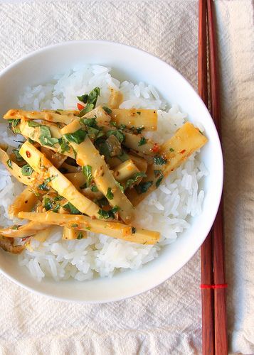 Soybean Sprouts, Bamboo Recipe, Bamboo Shoot, Recipe Photo, Khmer Food, Korean Side Dishes, Small Dishes, Bamboo Shoots, Everyday Dishes