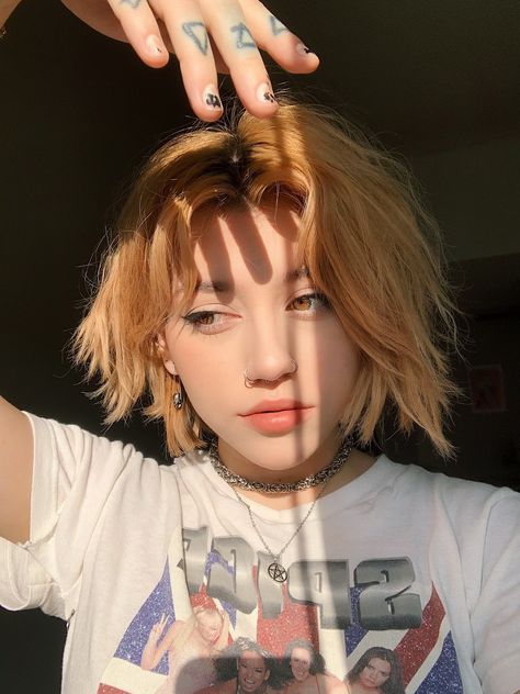 Kailee Morgue, Short Fluffy Hair, Androgynous Hair, Short Grunge Hair, Shot Hair Styles, Fluffy Hair, Cool Hair, Hair Reference, Cut My Hair