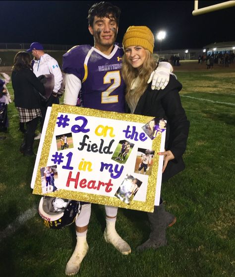 Football Signs From Girlfriend, Girlfriend Sports Posters, Football Presents For Boyfriend, Boyfriend Soccer Poster, Football Couple Poster Ideas, Football Bf Poster Ideas, Senior Night Posters Boyfriend, Hoco Signs For Football Players, Senior Night Posters For Boyfriend