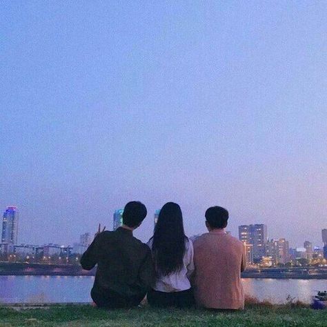 ((Carol)) Friend Tumblr, Boy And Girl Friendship, Korean Friends, Siblings Goals, Mode Ulzzang, Korean Best Friends, Three Best Friends, Girl Friendship, Boy Best Friend