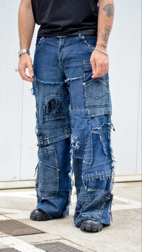 calça destroyed upcycling Upcycle Denim Jeans, Diy Clothes Jeans, Diy Denim Skirt, Reworked Clothes, Denim Diy Clothes, Black Men Street Fashion, Queer Fashion, Denim Ideas, Baggy Clothes