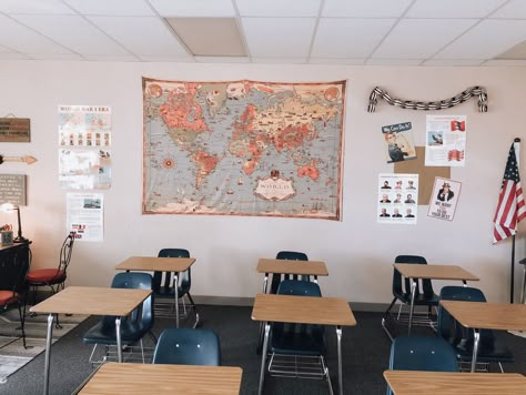 Highschool Aesthetic Teacher, Secondary Teacher Aesthetic, History Teacher Aesthetic Classroom, Highschool History Classroom, History Teacher Classroom High Schools, School Classroom Highschool, High School History Teacher Aesthetic, Classroom Decor High School History, Highschool History Classroom Decor