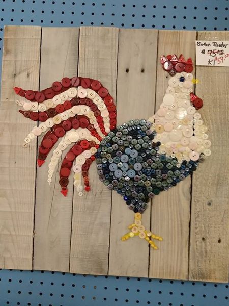 Red Blue white Rooster Chicken Button Art, Rooster Diy Crafts, Button Pictures Ideas, Button Rooster, Owl Button Art, Button Horse Art, Button Art Projects, Buttons Crafts Diy, Button Creations